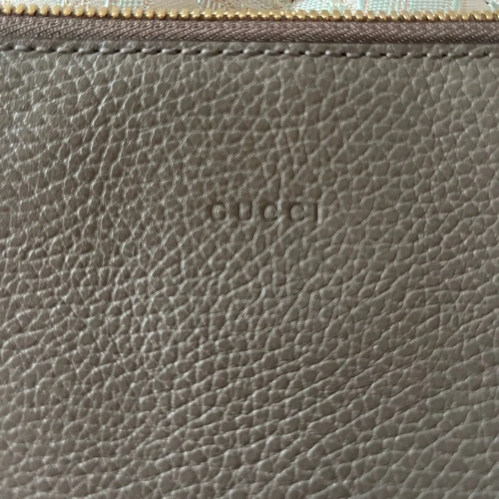 Gucci Bamboo Clutch - Picture 3 of 13